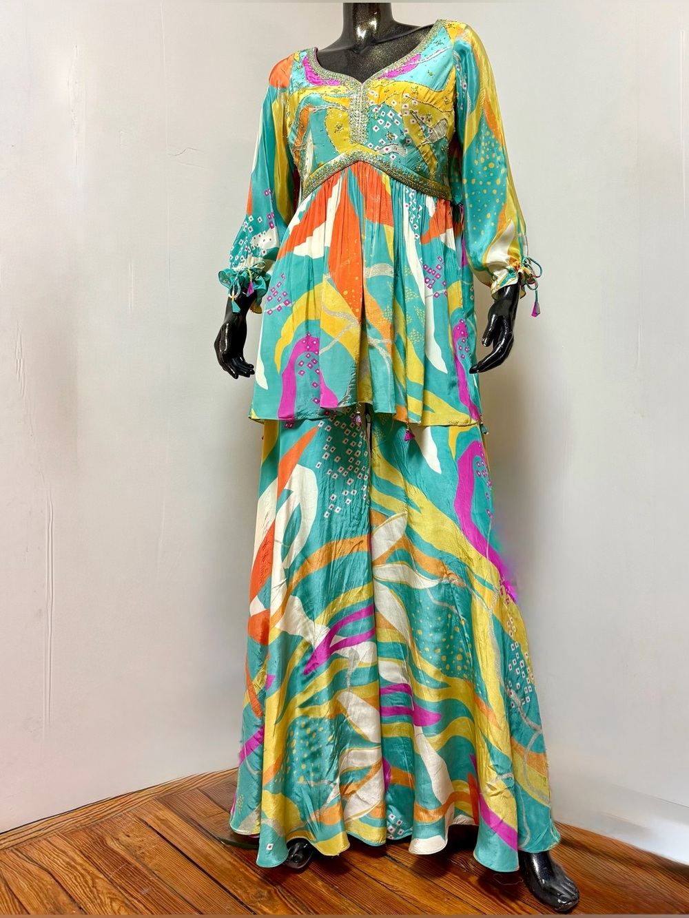 Kalki Fashion Kurta set with Palazzo Pants Size M
